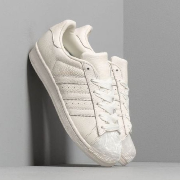 ADIDAS Superstar Off White Velvet Cg6010 White Leather Sneakers size‎ 7 - Picture 1 of 13